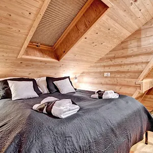  Apartman Swiatlomir